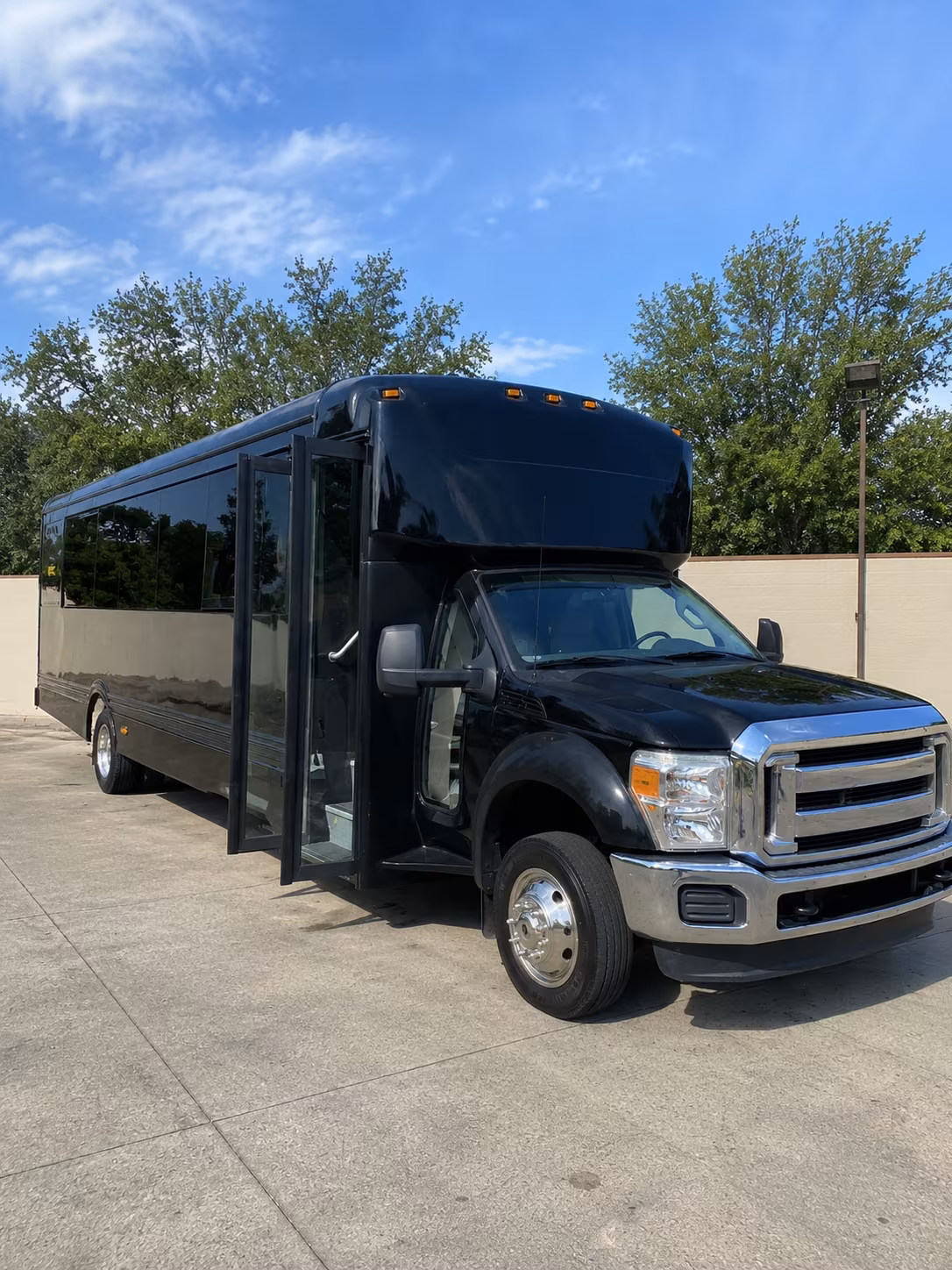 beaverton 20 passenger party bus