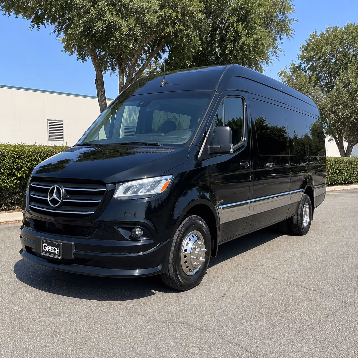 easily book transportation for your next airport transfer 1